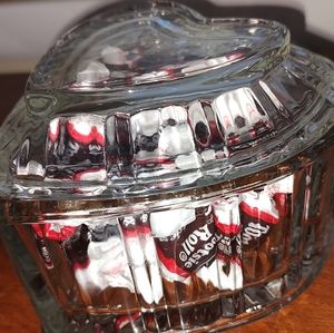Heart shaped 💗 candy dish